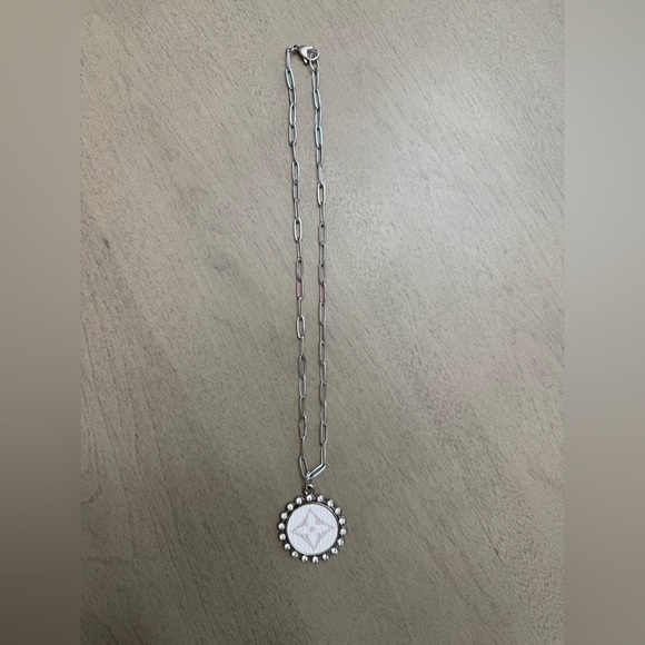 LV Paperclip Necklace - Picture 1 of 2